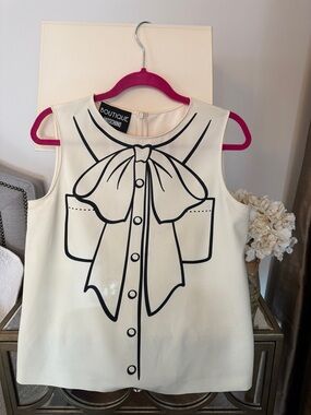 Boutique Moschino Cream Graphic Bow Sleeveless Top medium